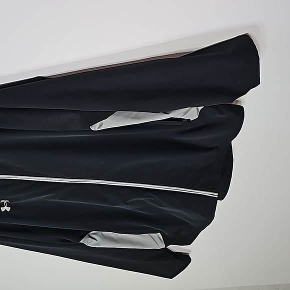 UNDER Armour XL black and gray zip up jacket - Picture 3 of 6